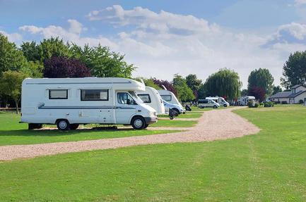 Lee Valley Car. Park, Charlton Meadows