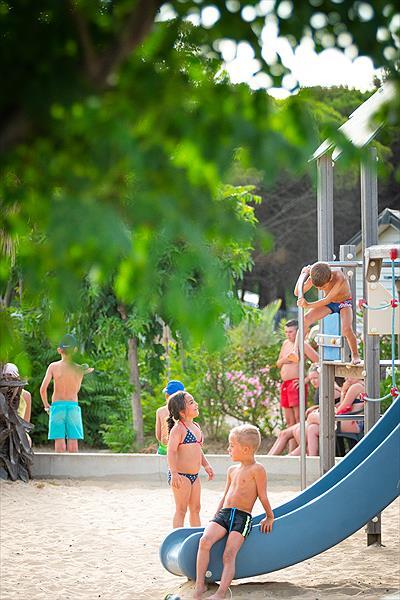 Camping Le Roucan West