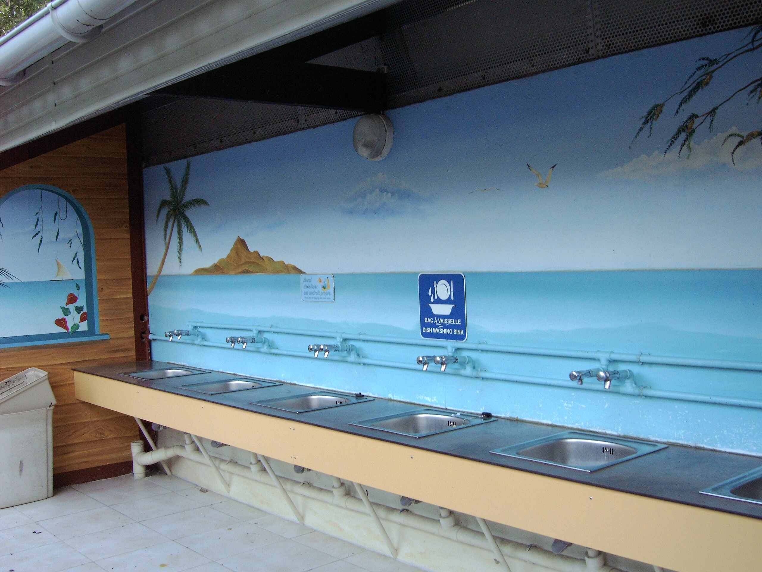 Camping Du Domaine De Pont Mahé