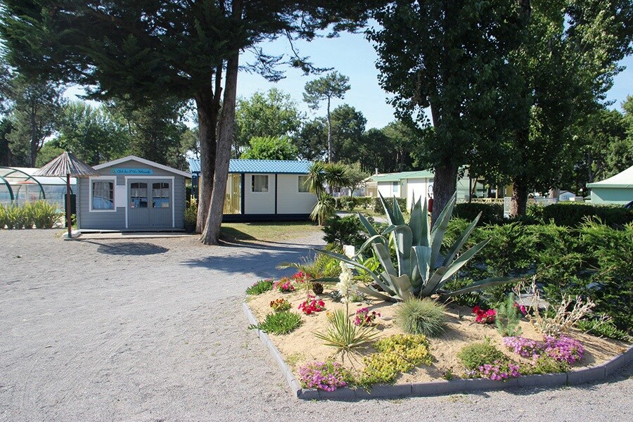 Camping Du Domaine De Pont Mahé