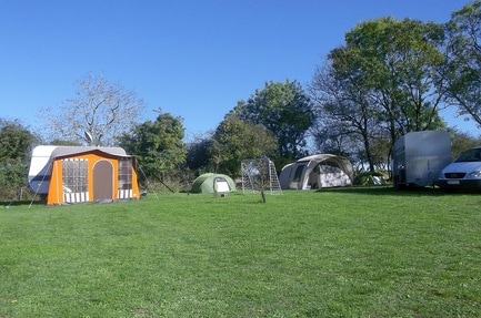 Camping Le Verger à La Rochelle : petit camping familial à proximité de La  Rochelle et de la mer