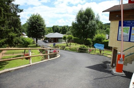 Luxury tent Château La Grange Fort - Glamping tente, Les Pradeaux