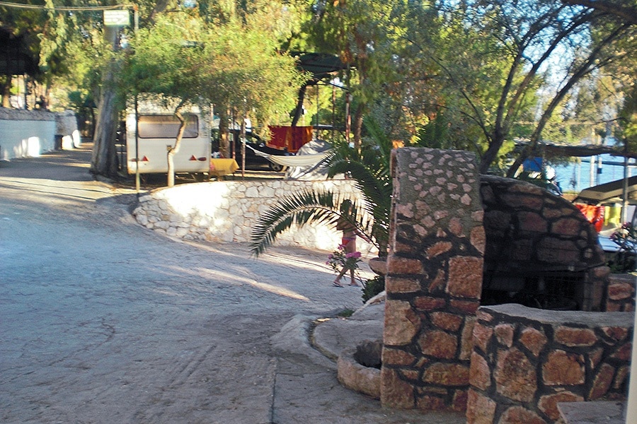 Camping Lefka Beach