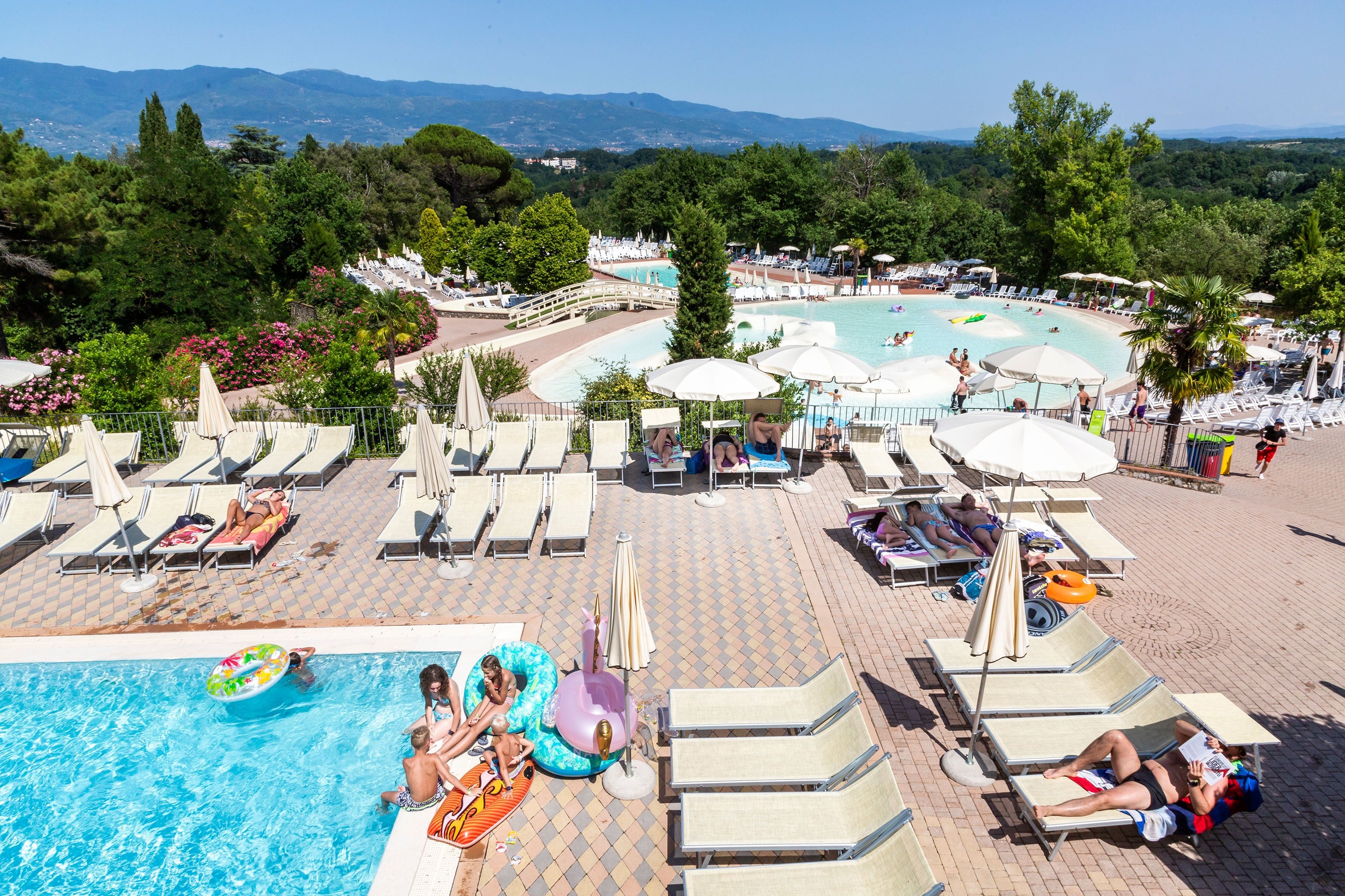 Norcenni girasole village discount