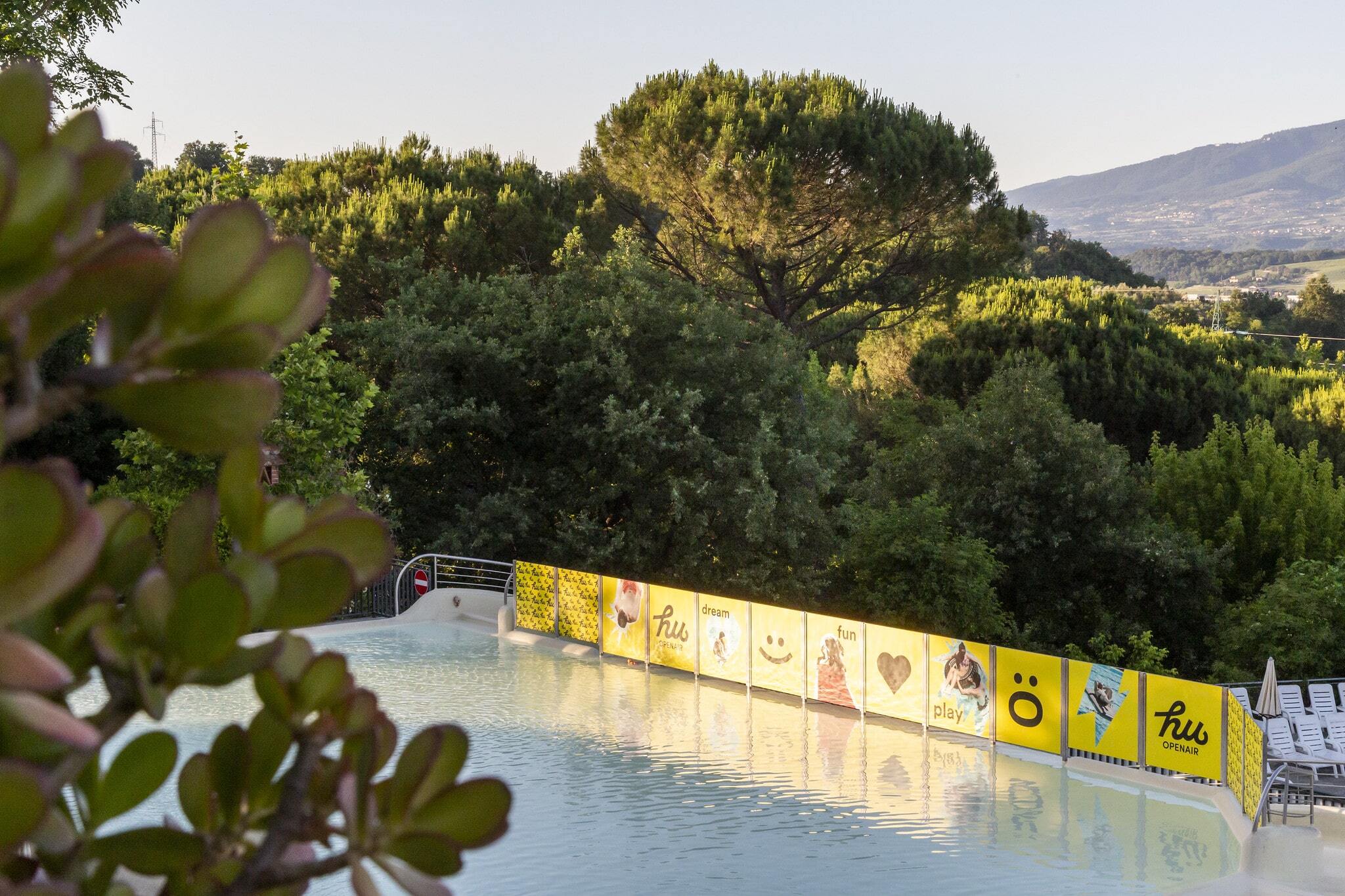 hu Norcenni Girasole Village