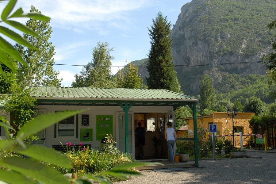 Camping Des Grottes