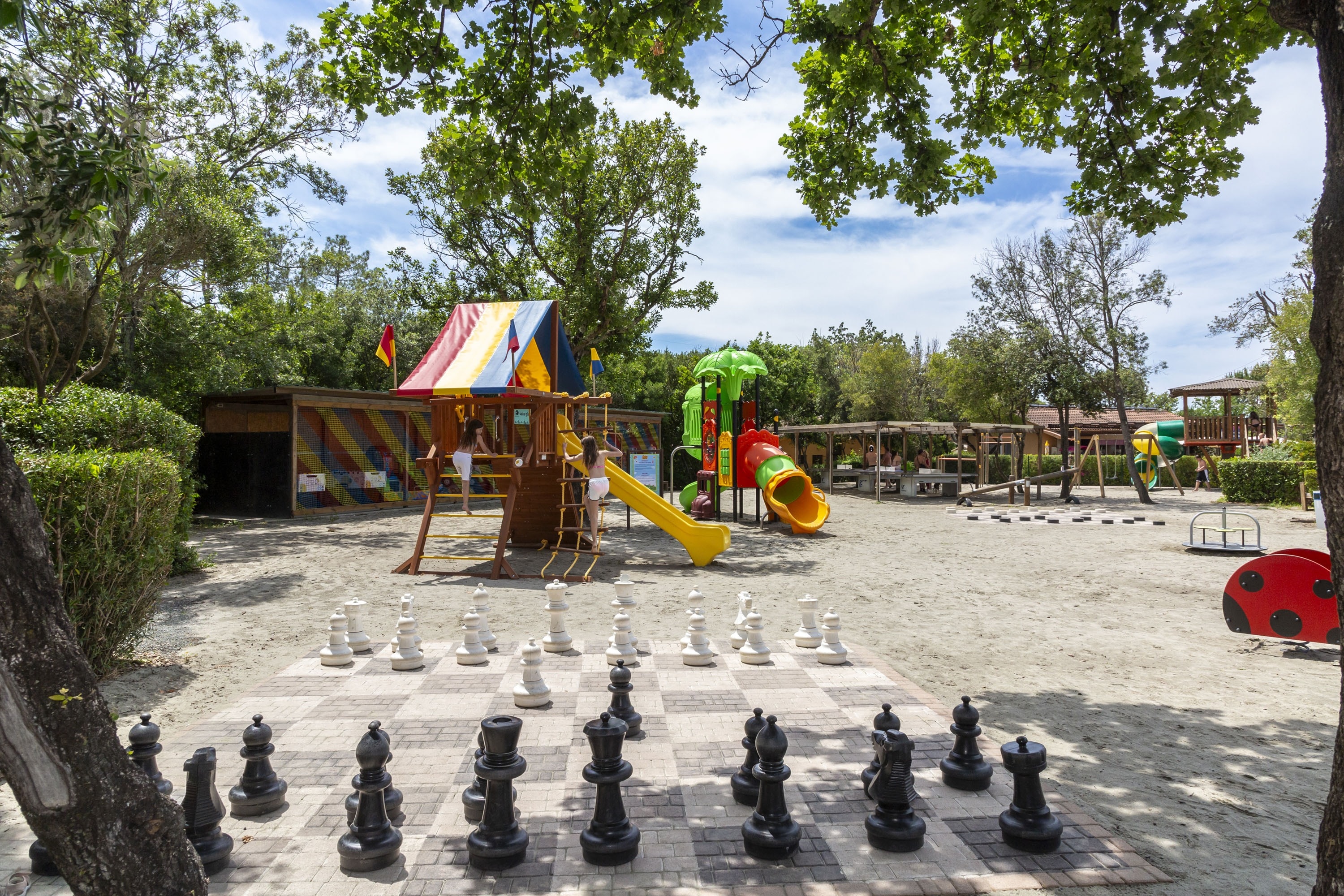 hu Montescudaio Village