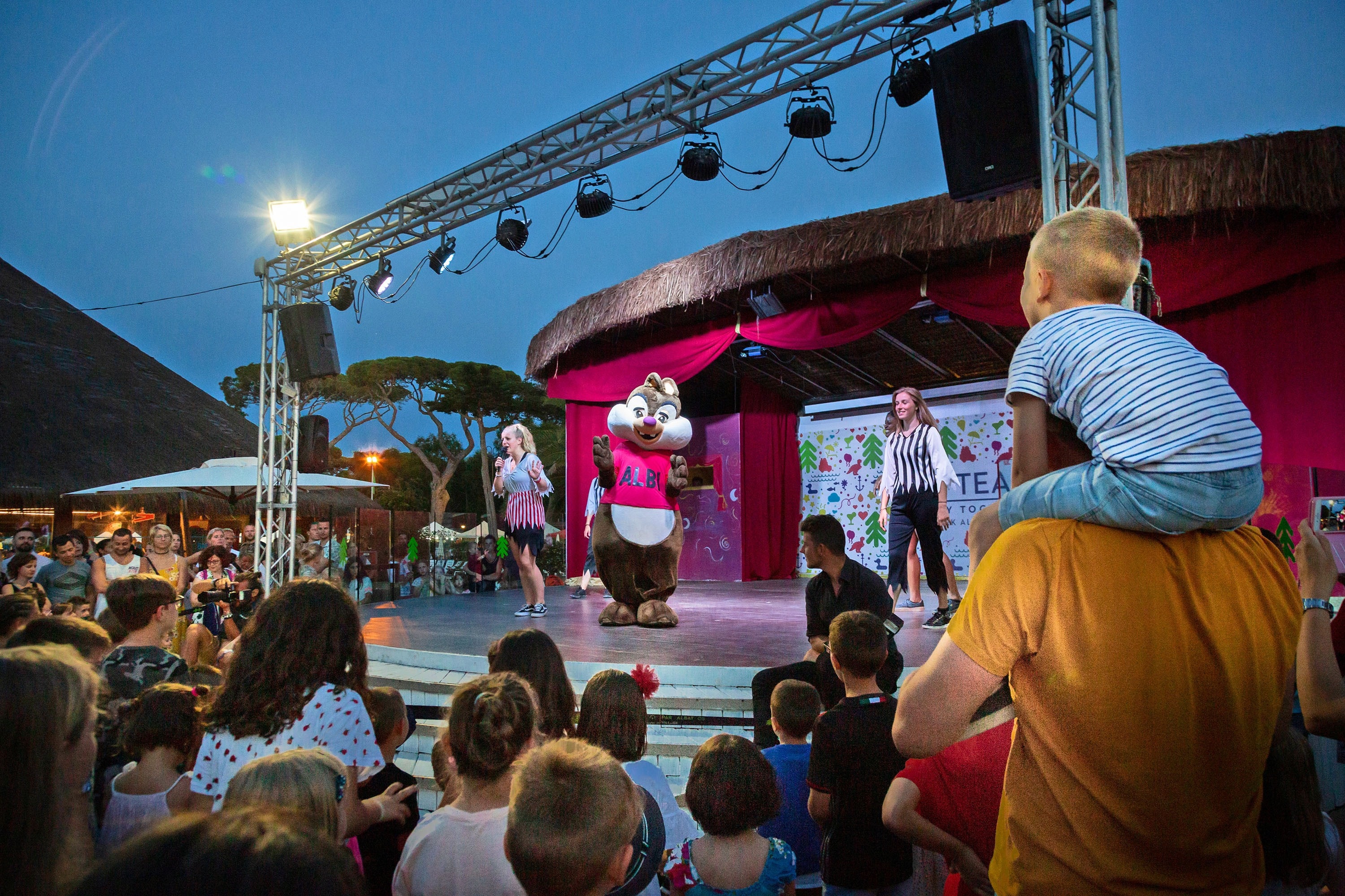 hu Park Albatros Village