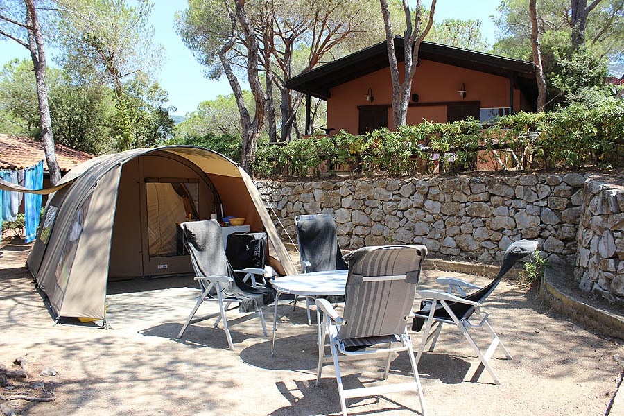 Camping Lacona Pineta