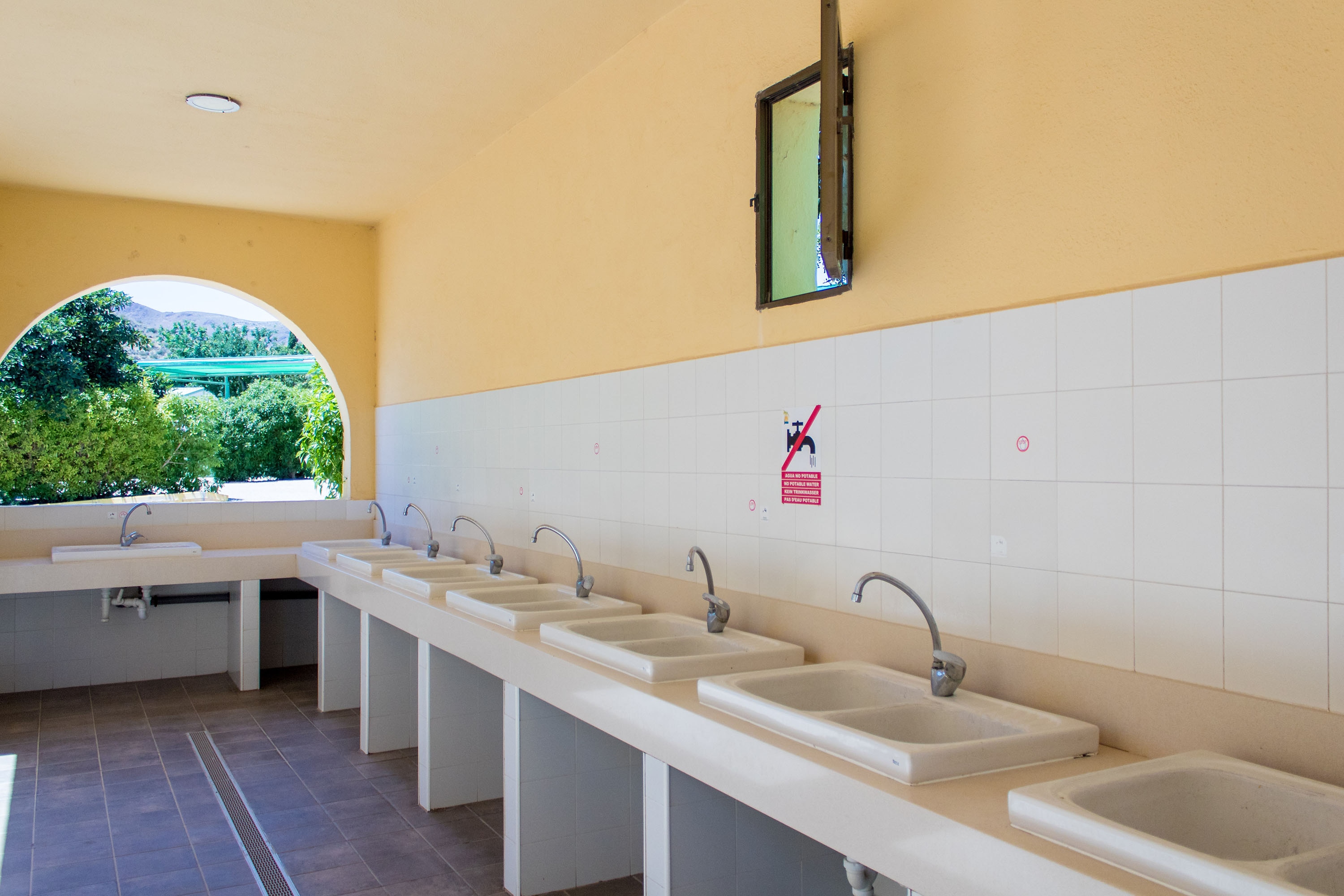 Camping Los Escullos