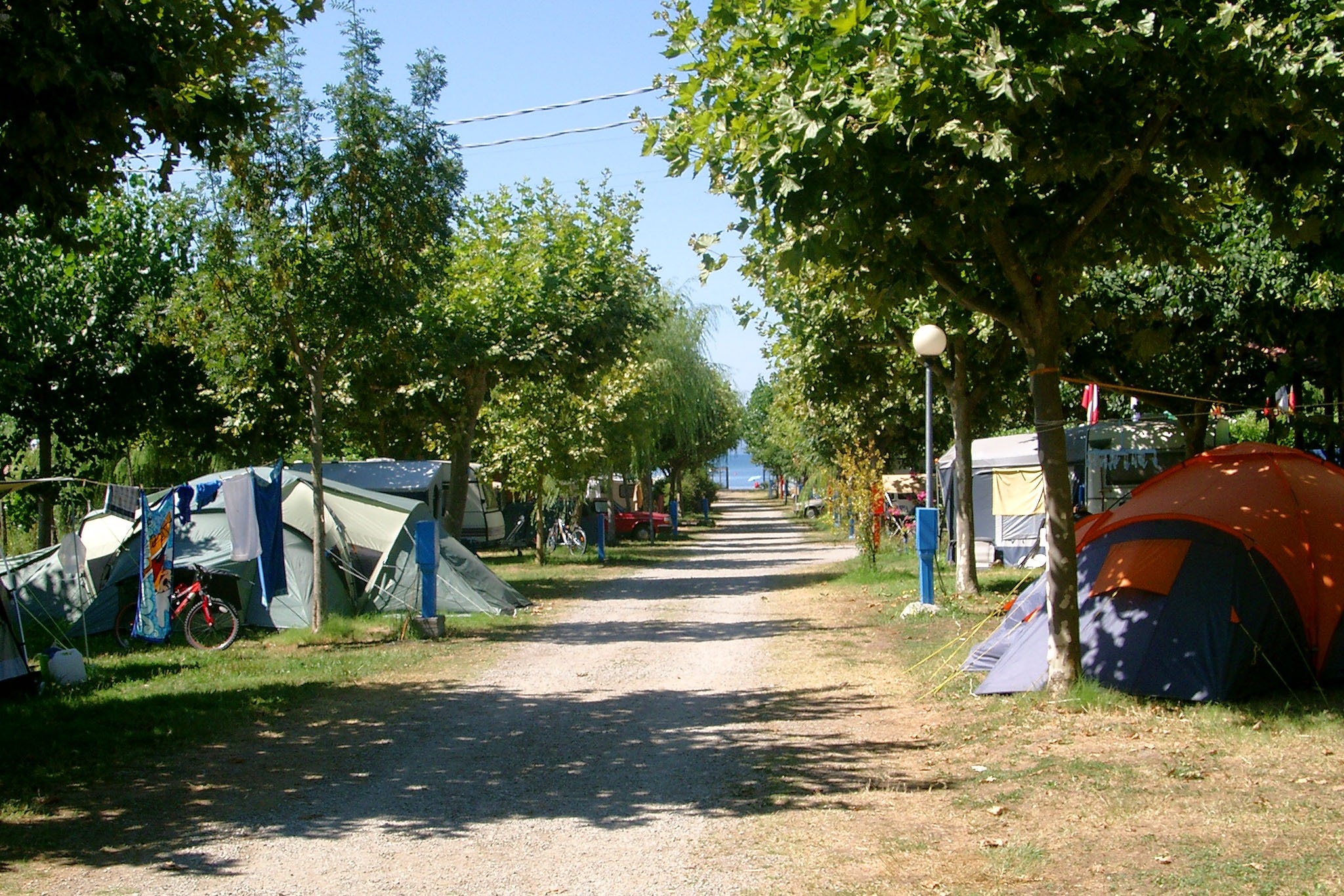BLU Camping Holiday Garden