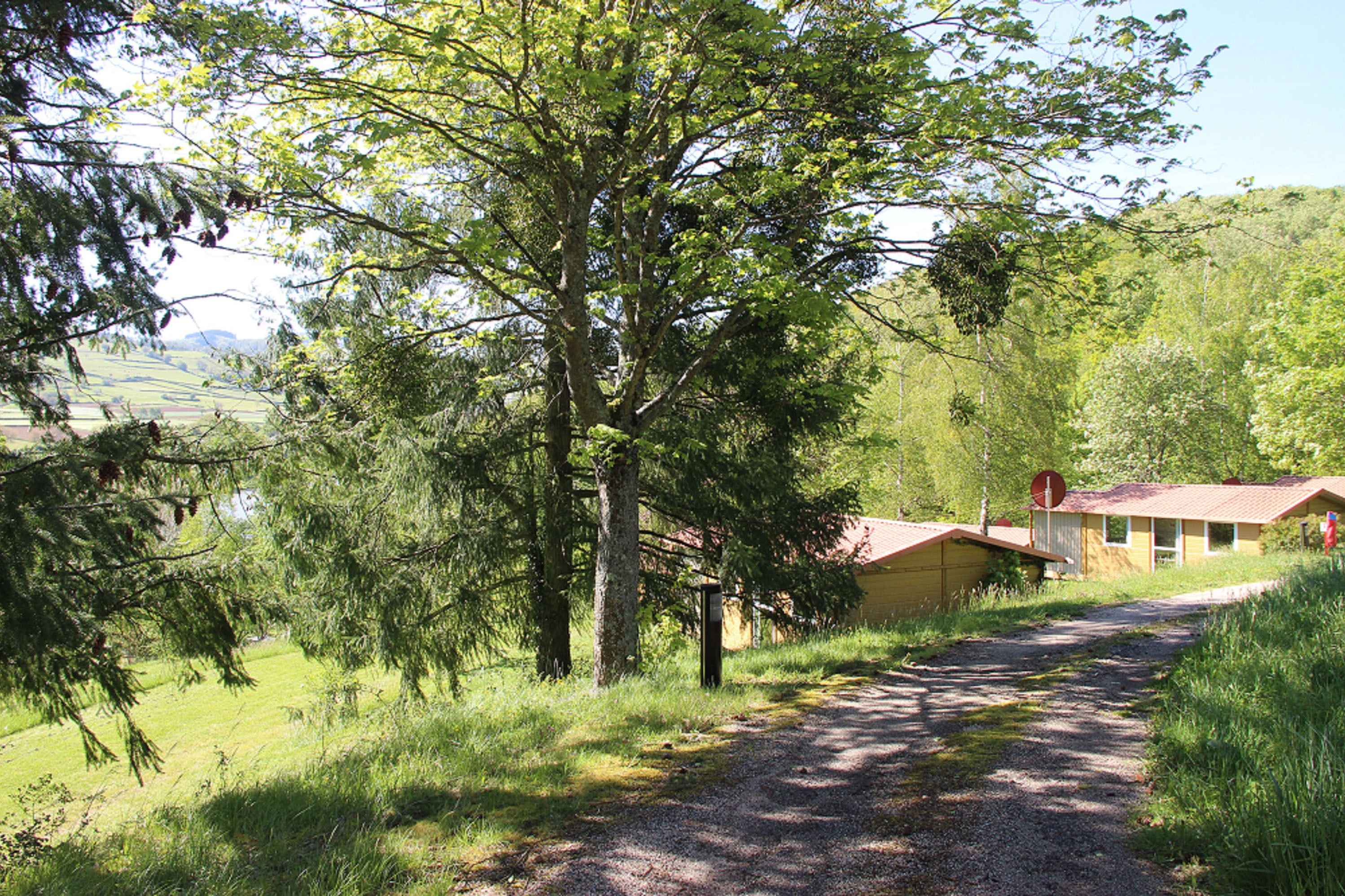 Flower Camping Le Lac de Saint-Point