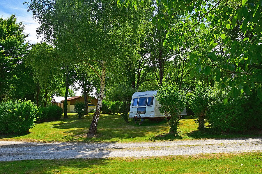 Camping Le Lieu / Bar-Food & Camp