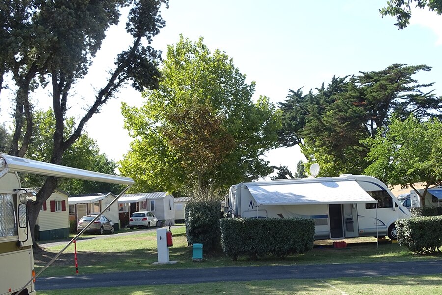 Camping Domaine de Bernezac