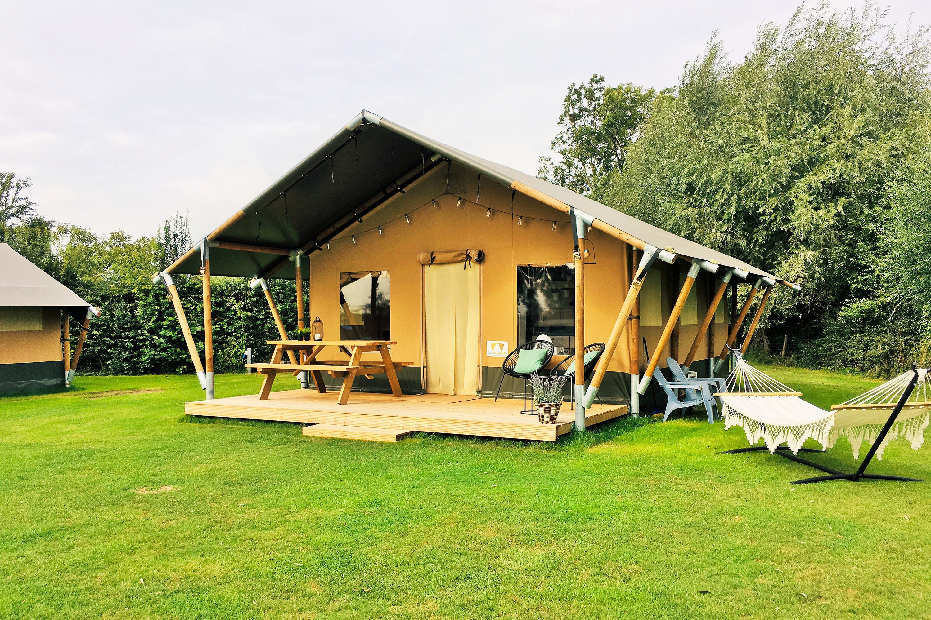 Recreatie- & Hertenboerderij De Weerd