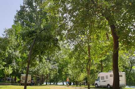 Auto Camp Green Park