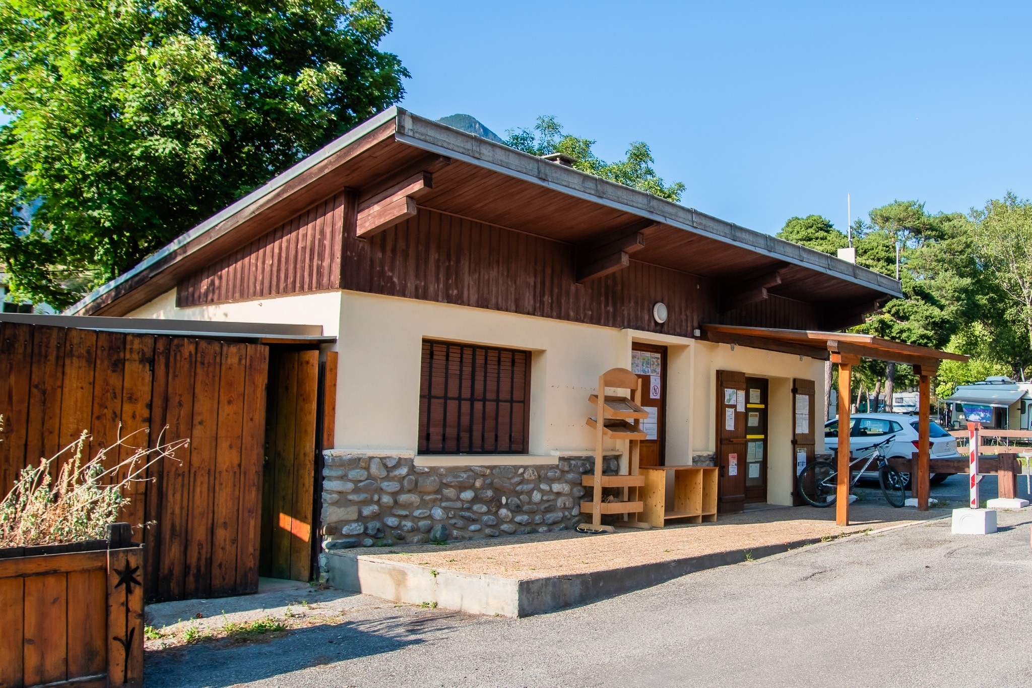 Camping La Rochette Onlycamp