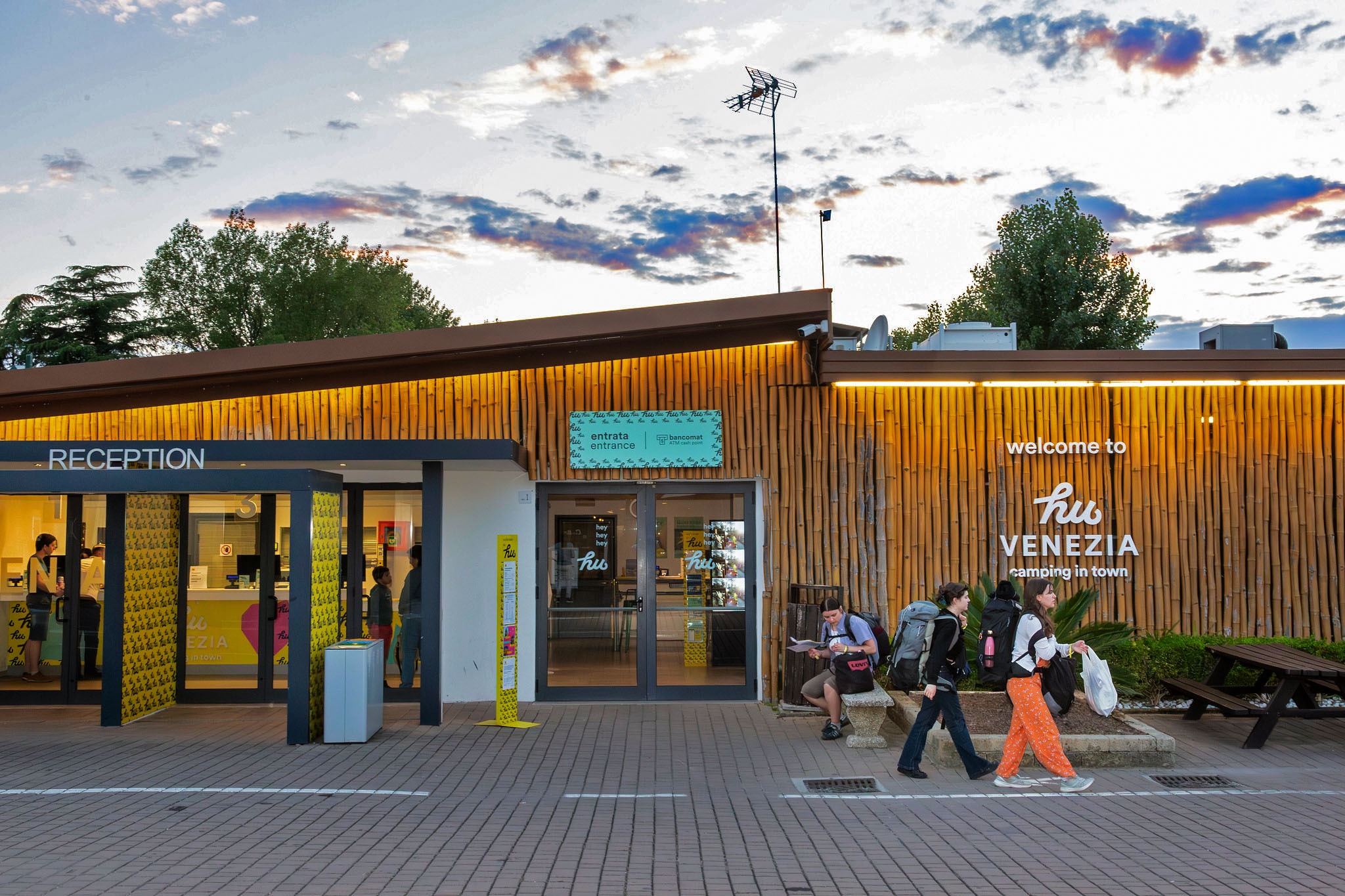 hu Venezia Camping in Town