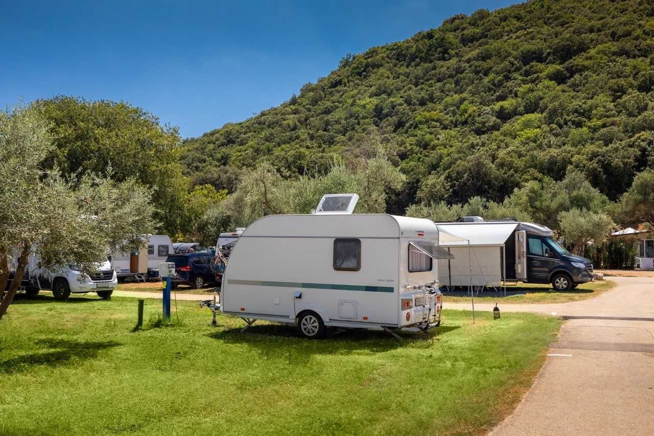 Oliva Camp & Residence