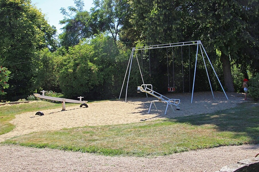 Camping Le Petit Trianon de Saint Ustre