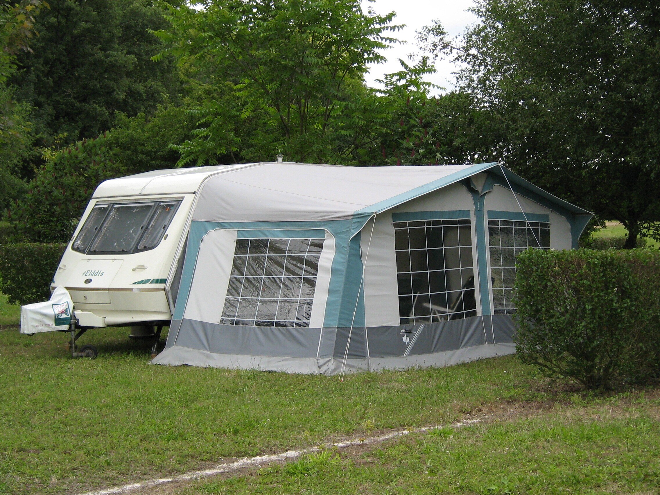 Camping Le Petit Trianon de Saint Ustre