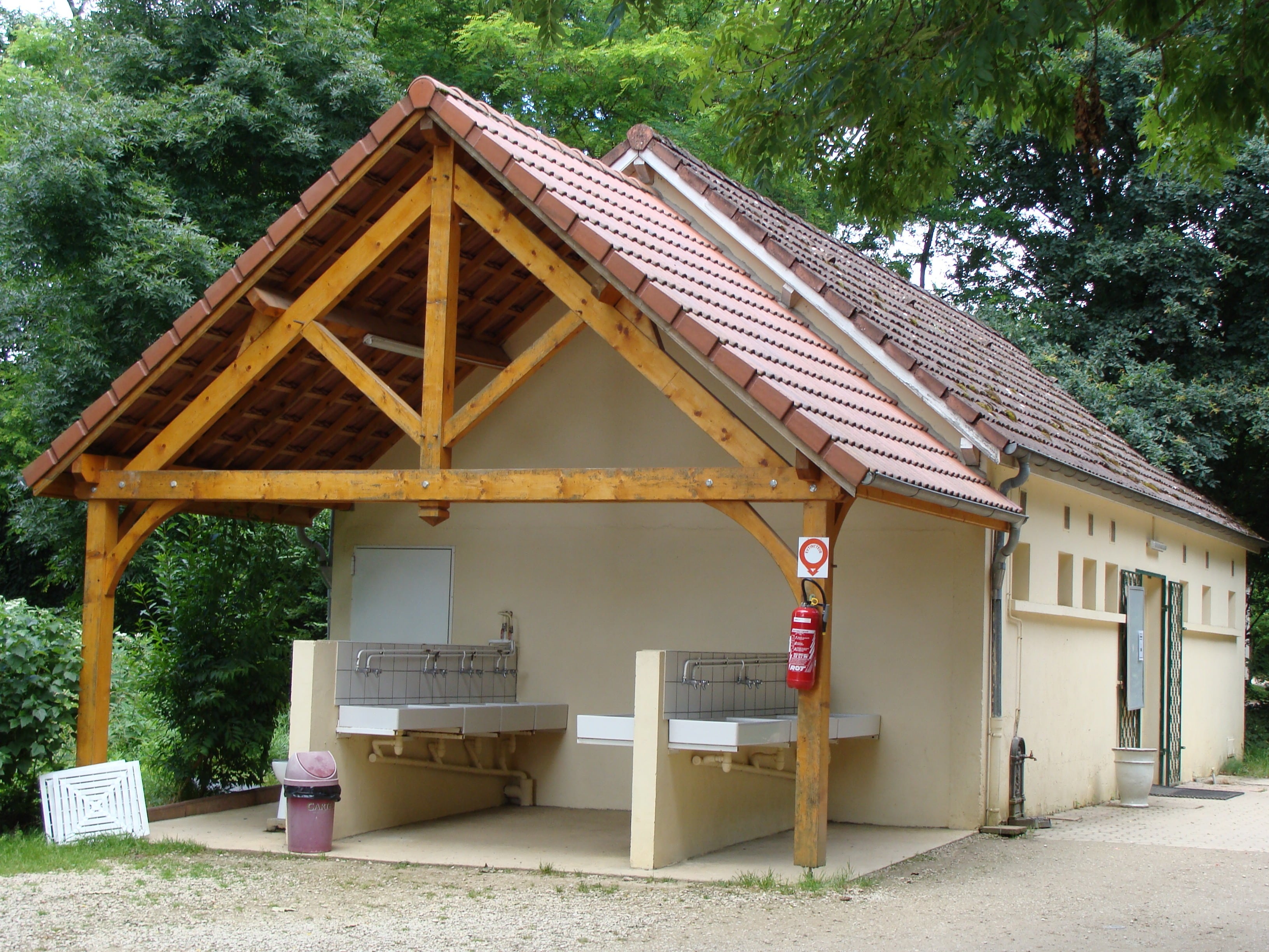 Camping La Croix d'Arles