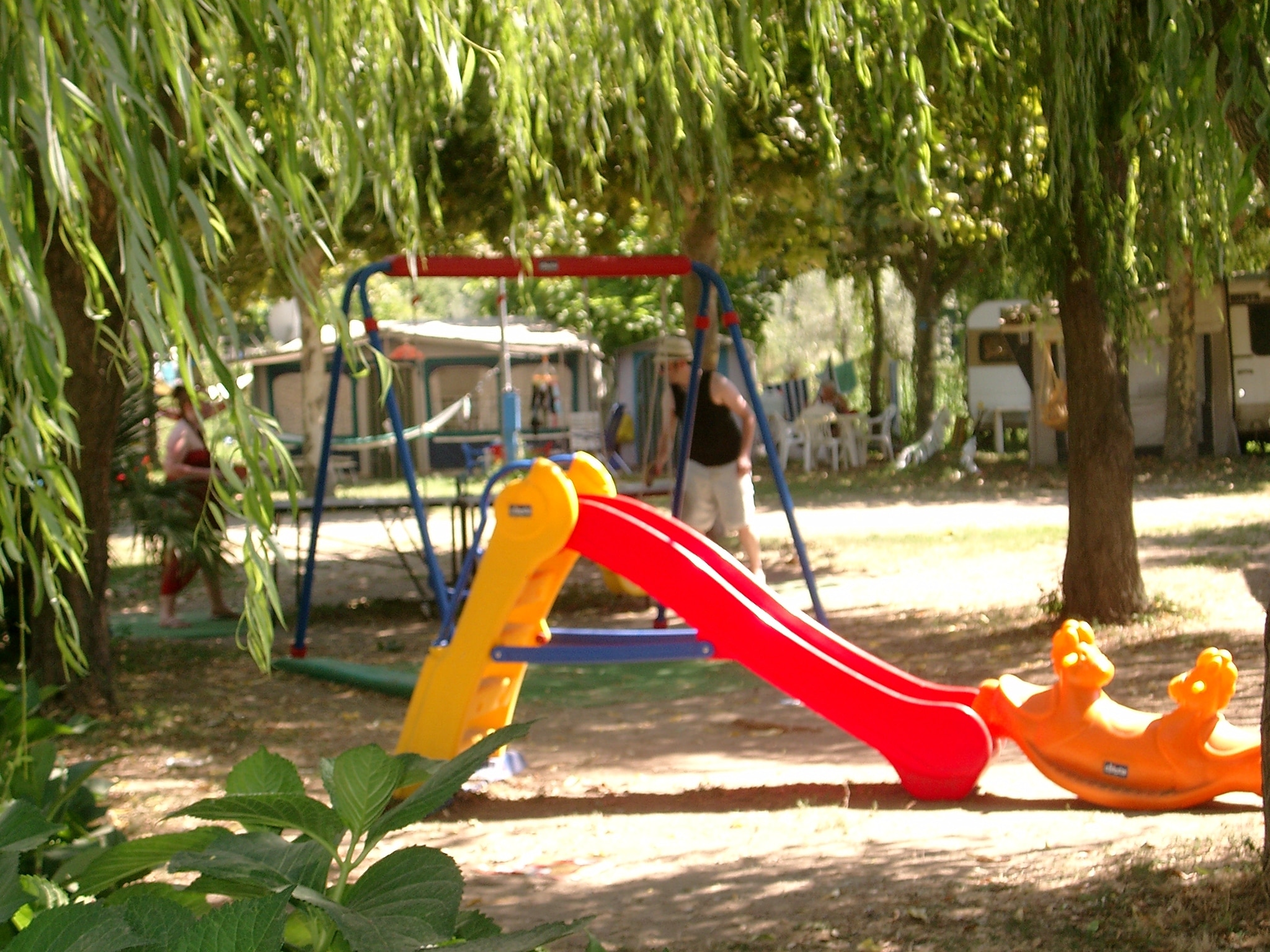 BLU Camping Holiday Garden