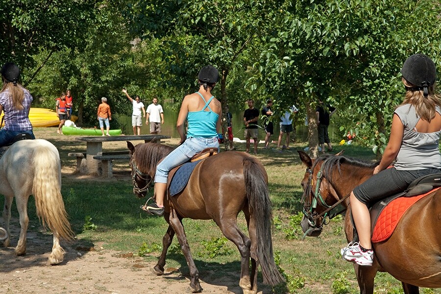 Camping Ushuaïa Villages Le Port de Lacombe