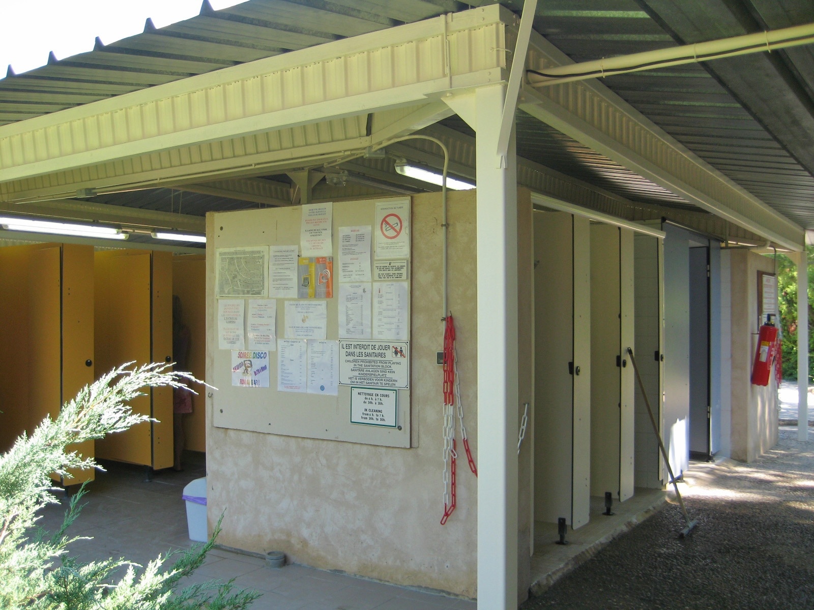 Flower Camping Les Rives de l'Aygues