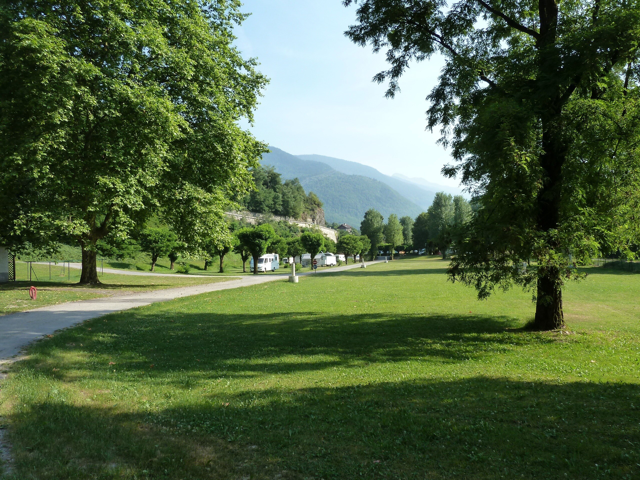 Camping Les Adoubes Onlycamp