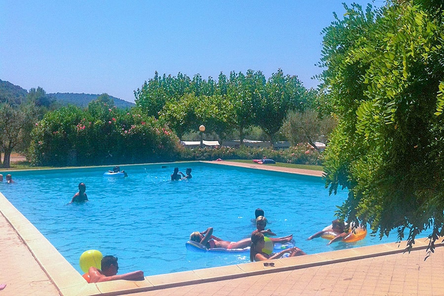 BLU Camping Holiday Garden.