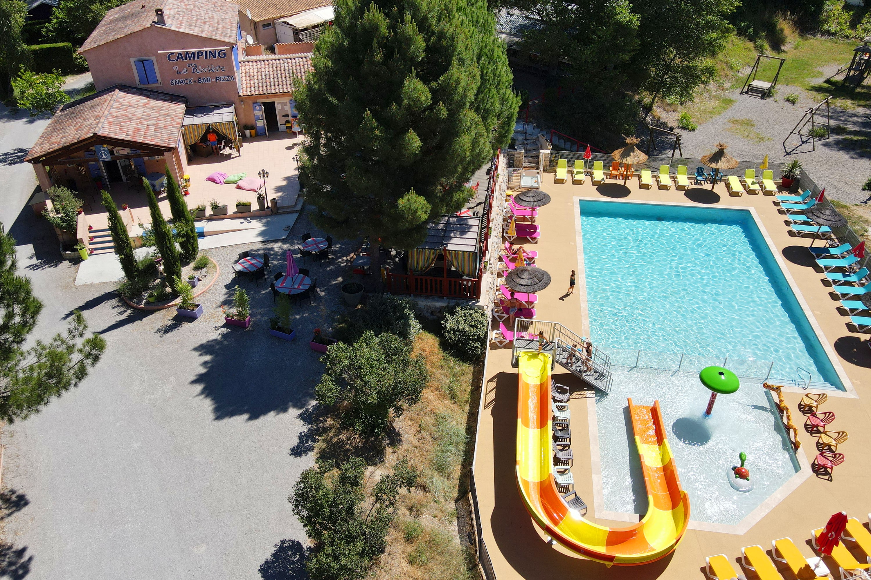 Flower Camping La Rivière.