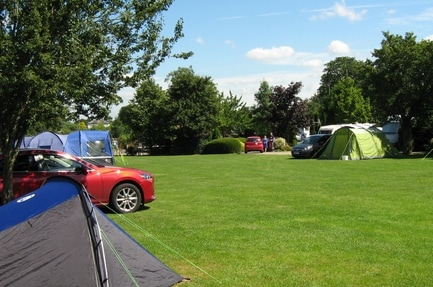 Briarfields Motel & Touring Park