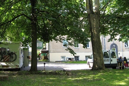 Downtown Forest Hostel & Camping