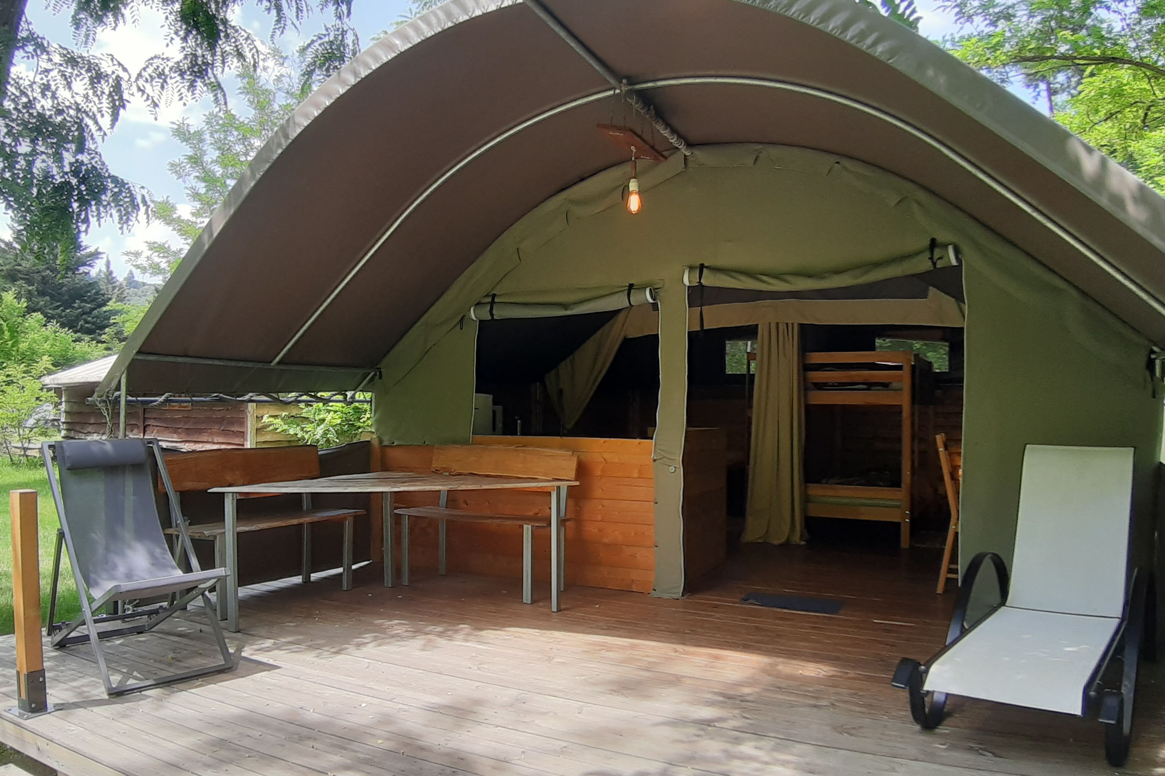 Camping Ushuaïa Villages Le Viaduc