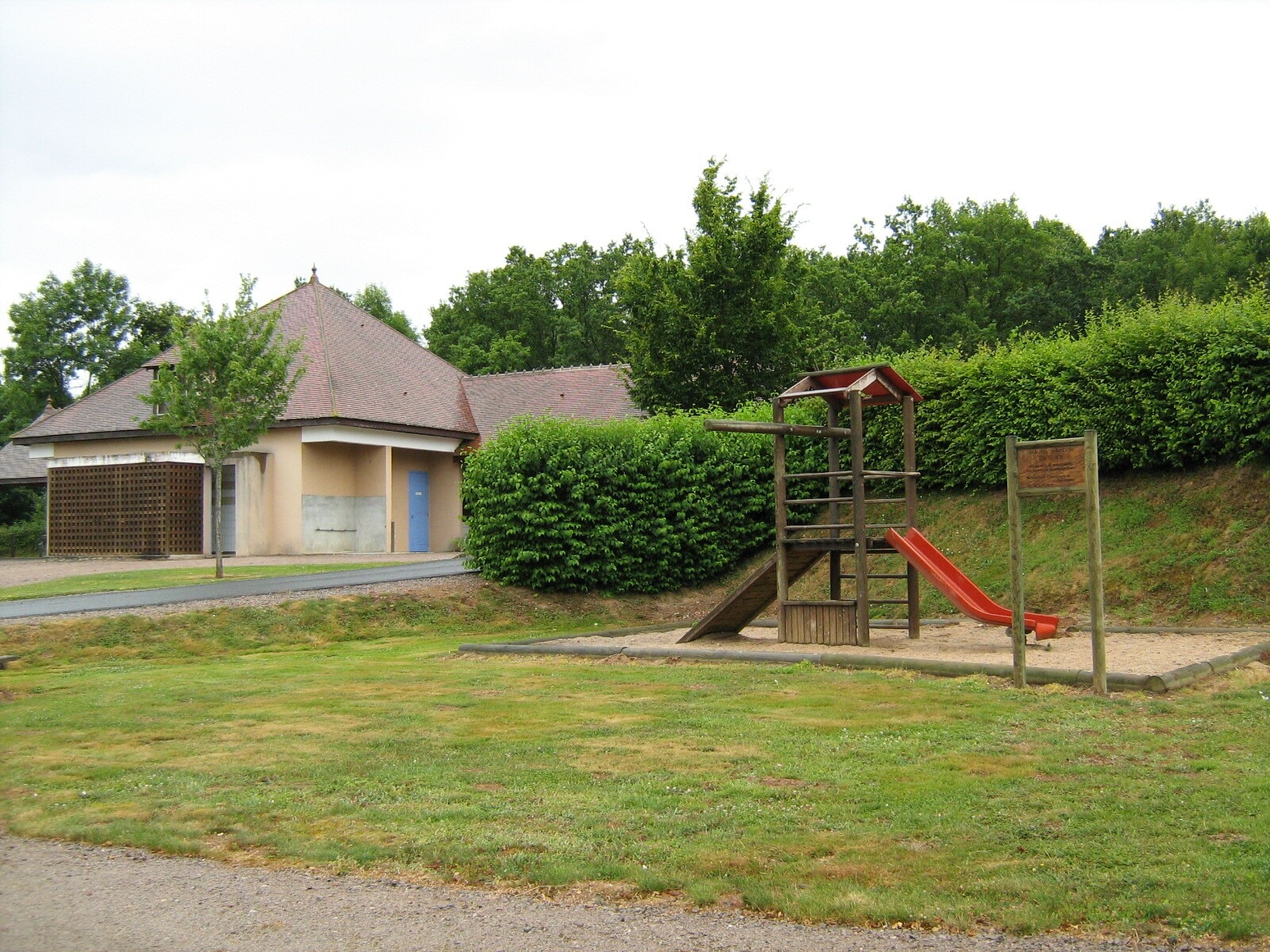 Flower Camping Le Val Vert en Berry