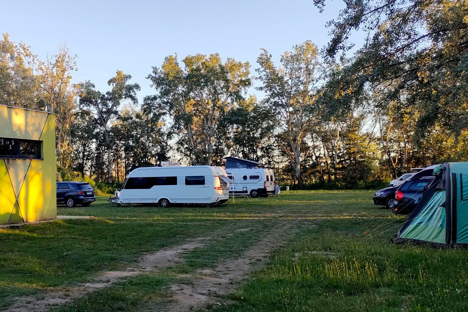 Tó-Kemping